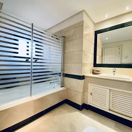 Beautiful 5 * Penthouse Very Near The Apartment Marbella