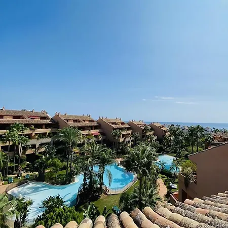 Апартаменты Beautiful 5 * Penthouse Very Near The *